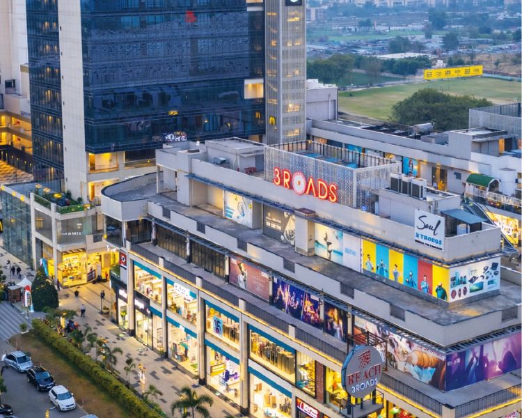 Reach The Bazaria features