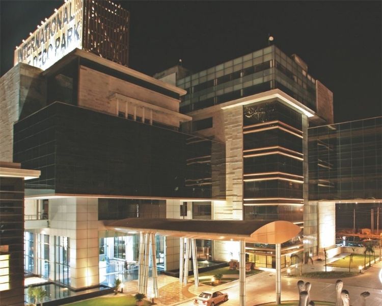 3C Lotus Boulevard Espacia Key Features