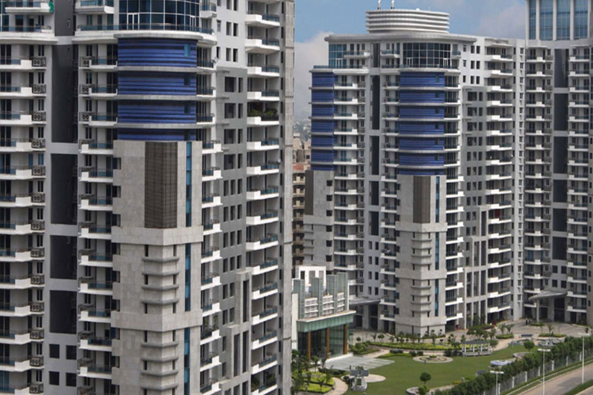 dlf pinnacle 2